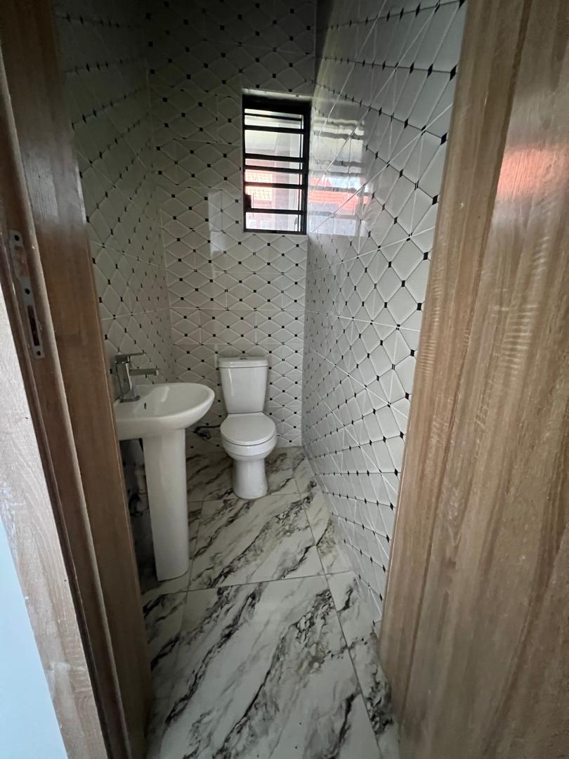 4 BEDROOM DUPLEX