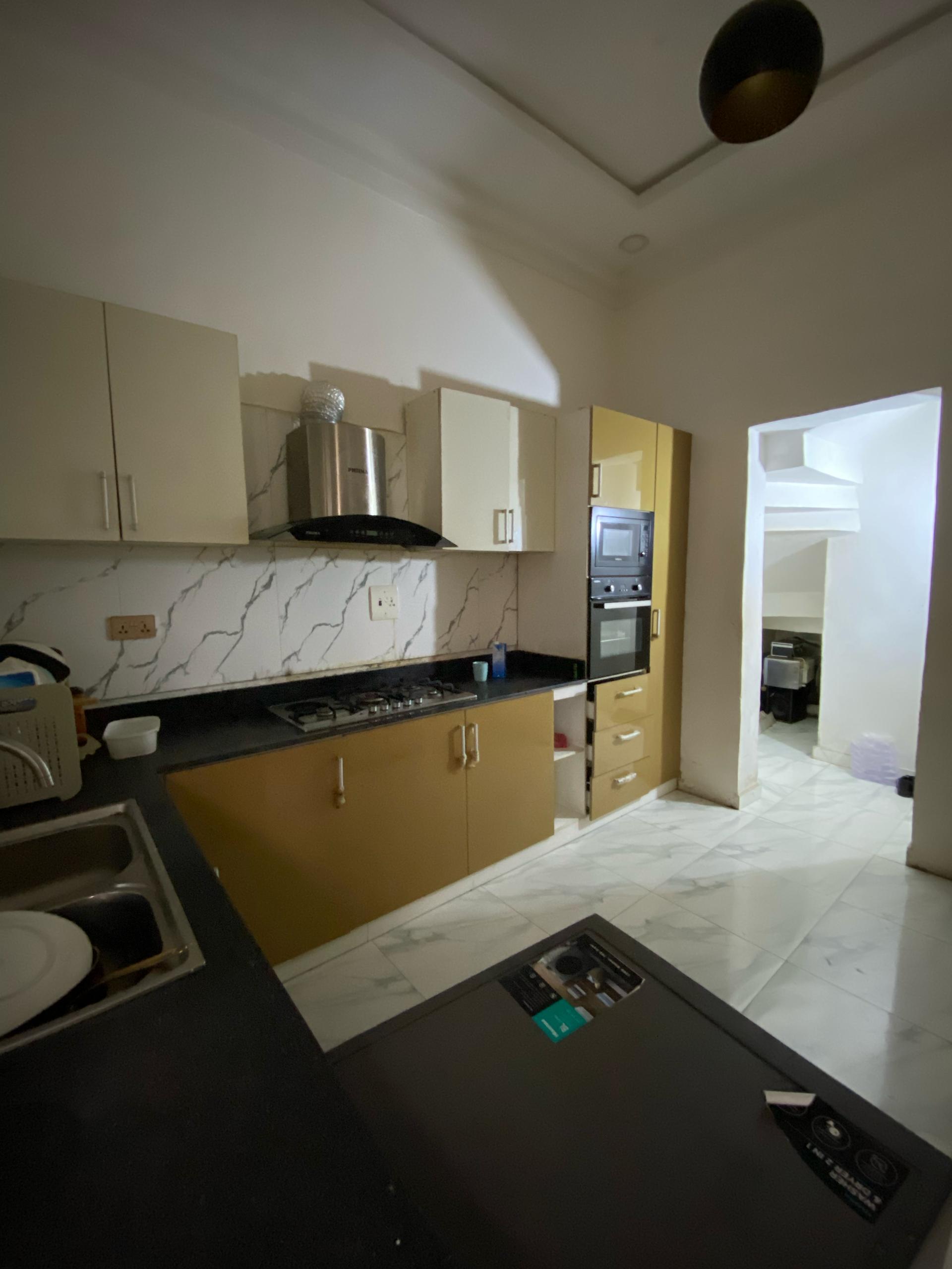 4 BEDROOOM DUPLEX