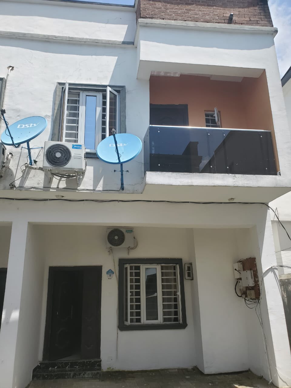 DUPLEX