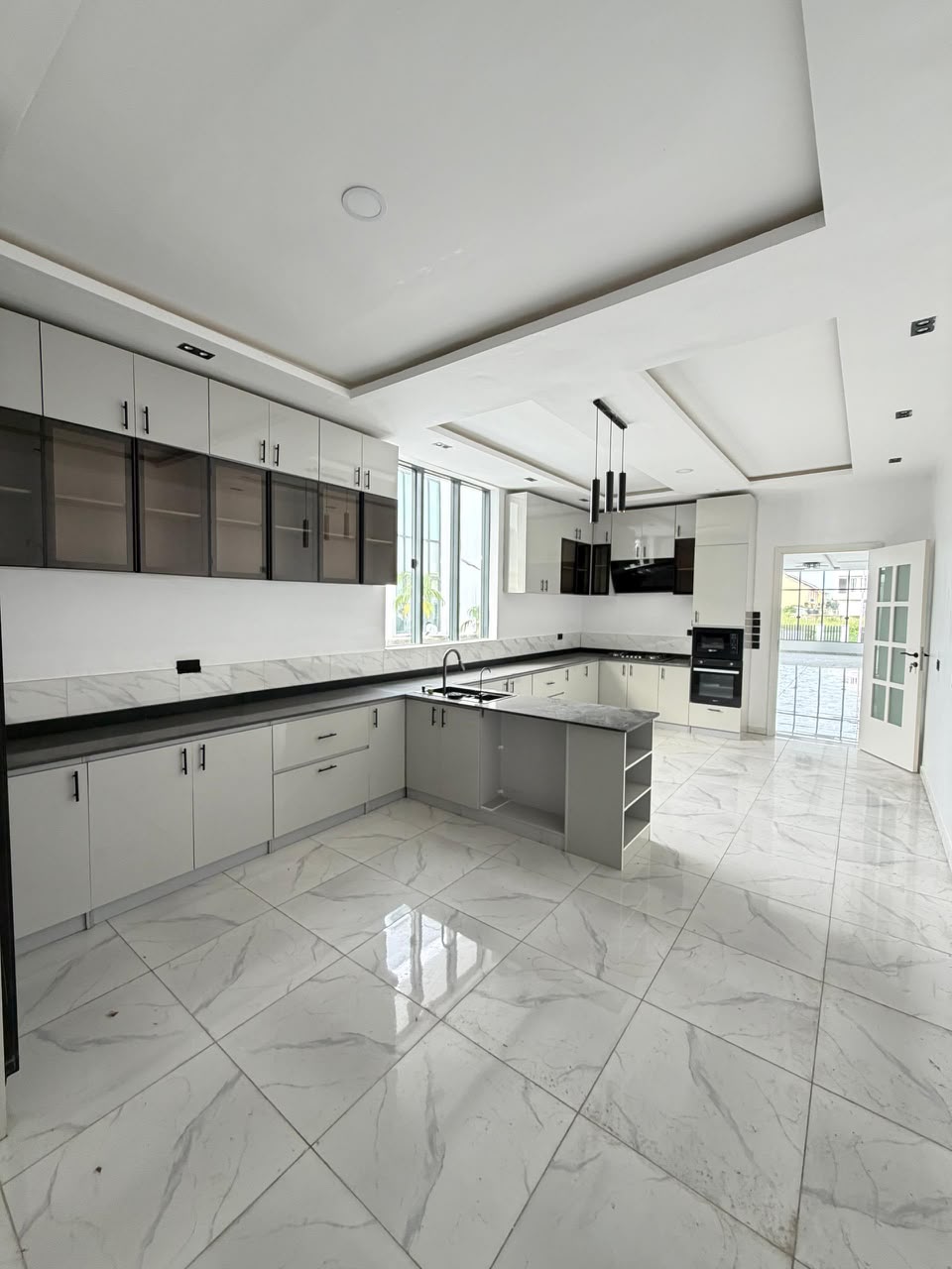 5 BEDROOM  DUPLEX