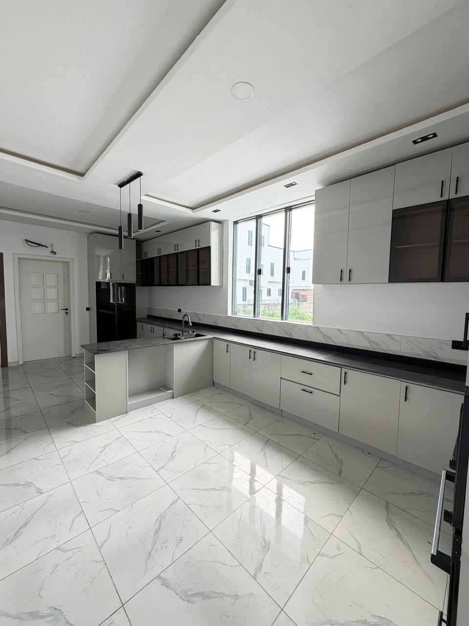 5 BEDROOM  DUPLEX
