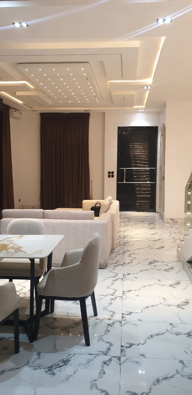 4 BEDROOM DUPLEX WITH BQ