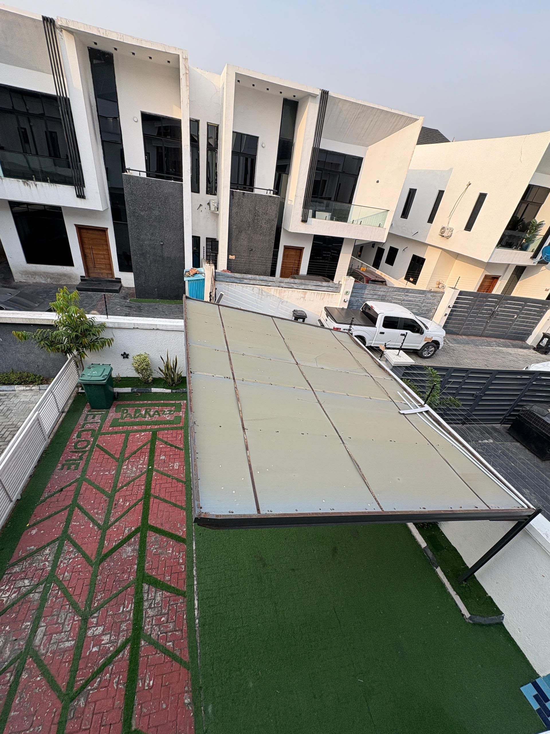 4 BEDROOM DUPLEX WITH SWIMMING POOL