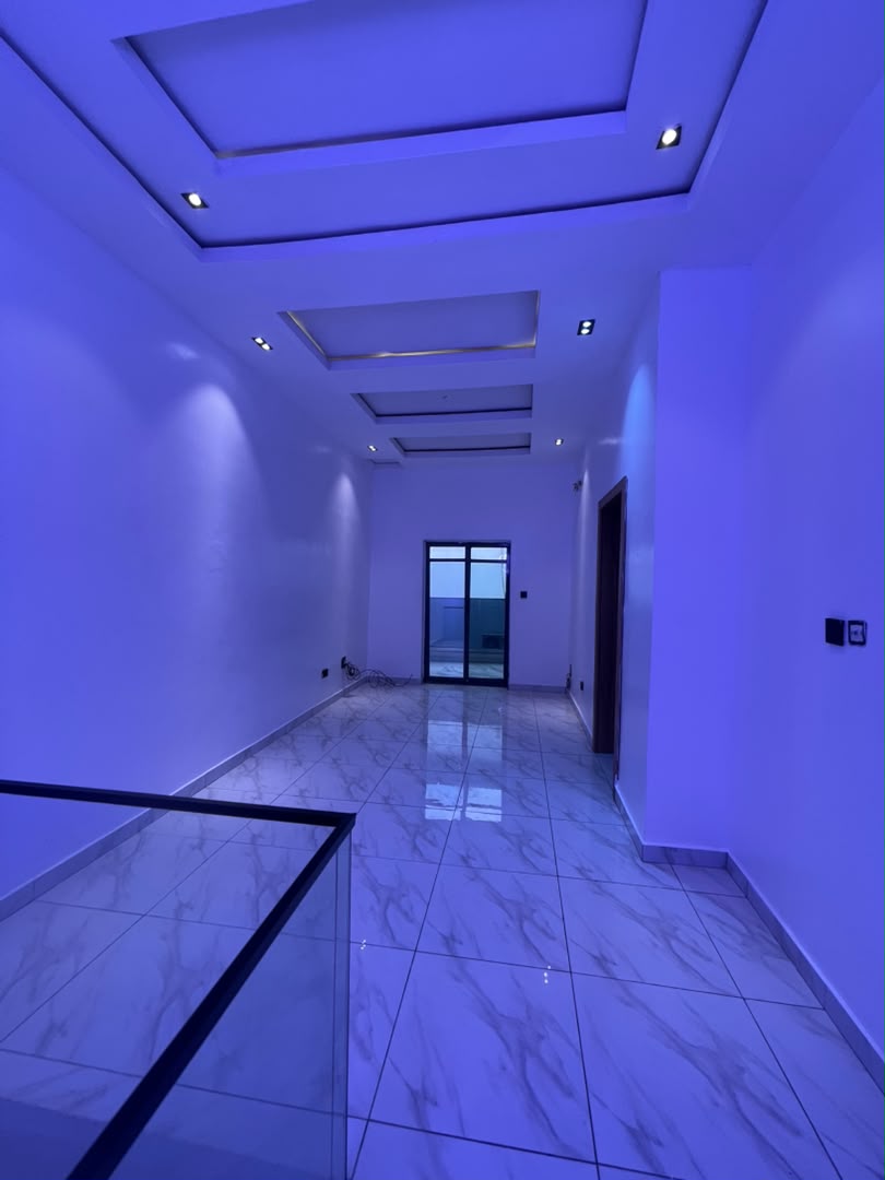 5 BEDROOM DUPLEX