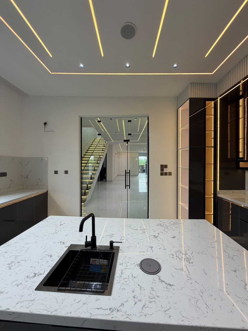 5 BEDROOM DUPLEX