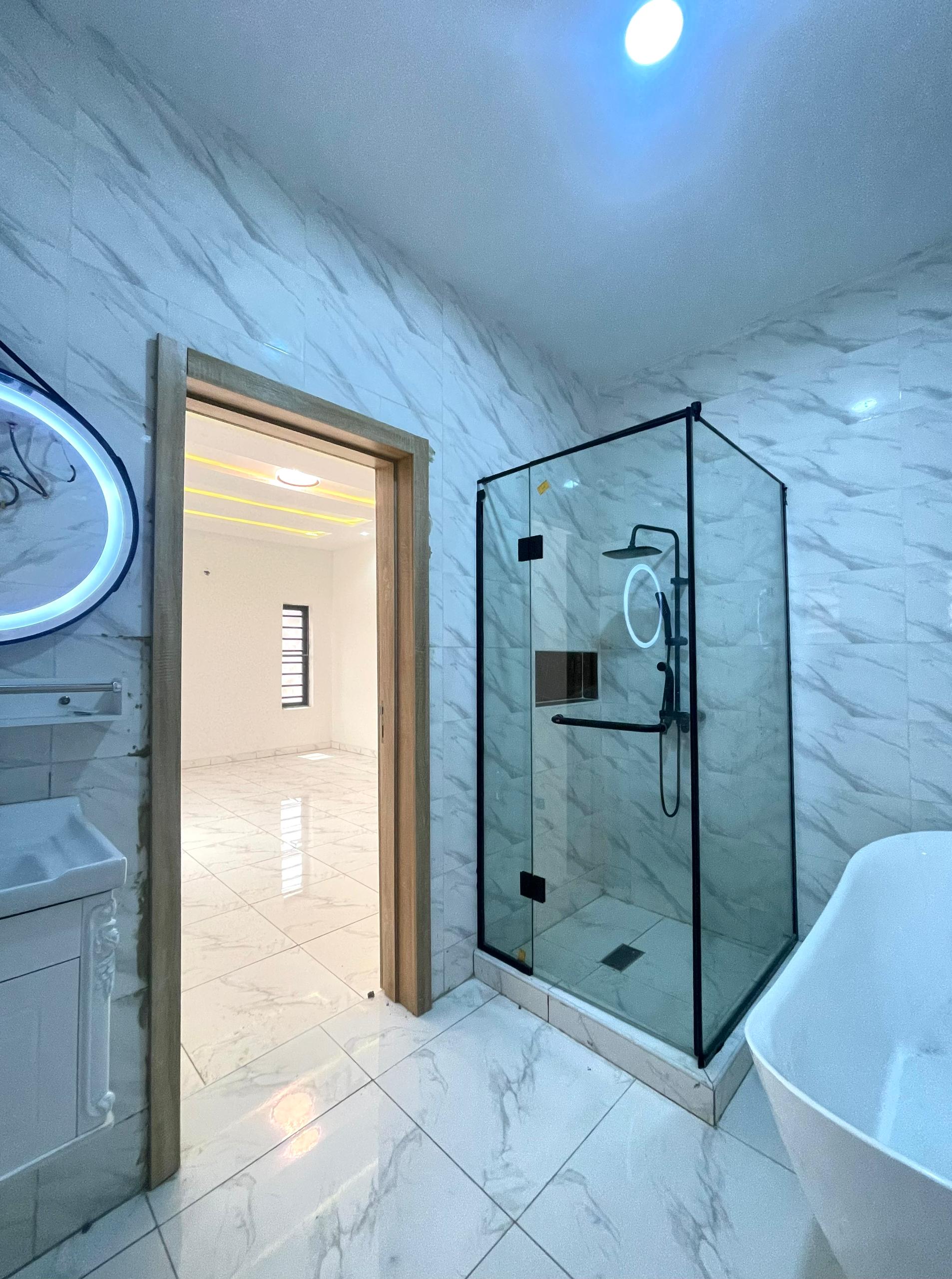 4 BEDROOM DUPLEX WITH BQ