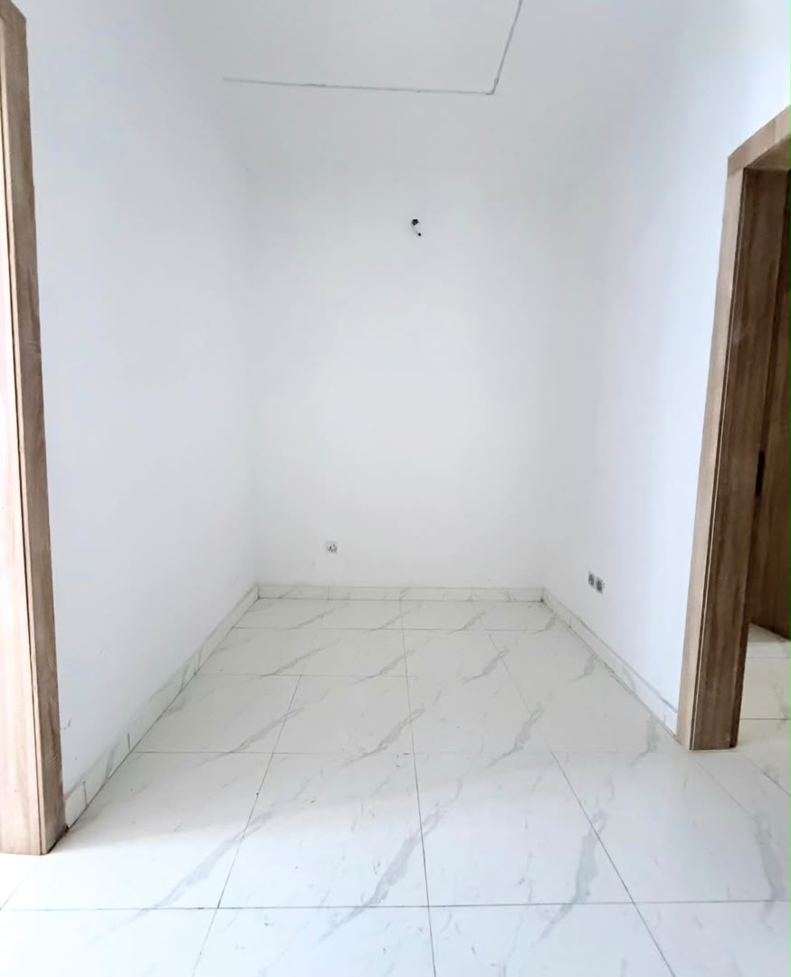 4 BEDROOM DUPLEX