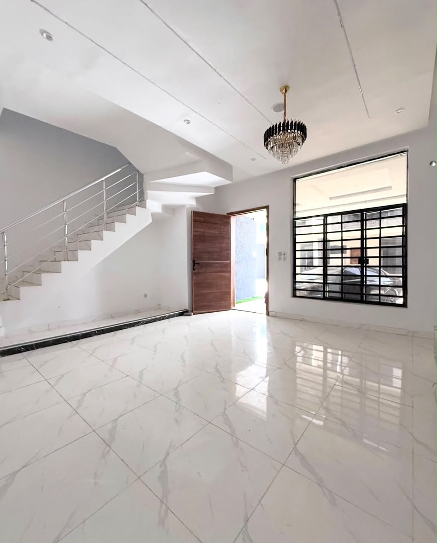 4 BEDROOM DUPLEX