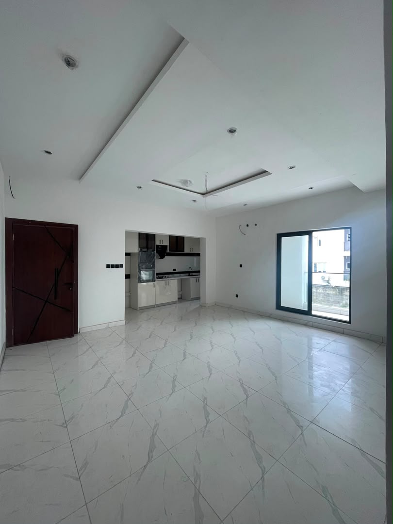 5 BEDROOM DUPLEX