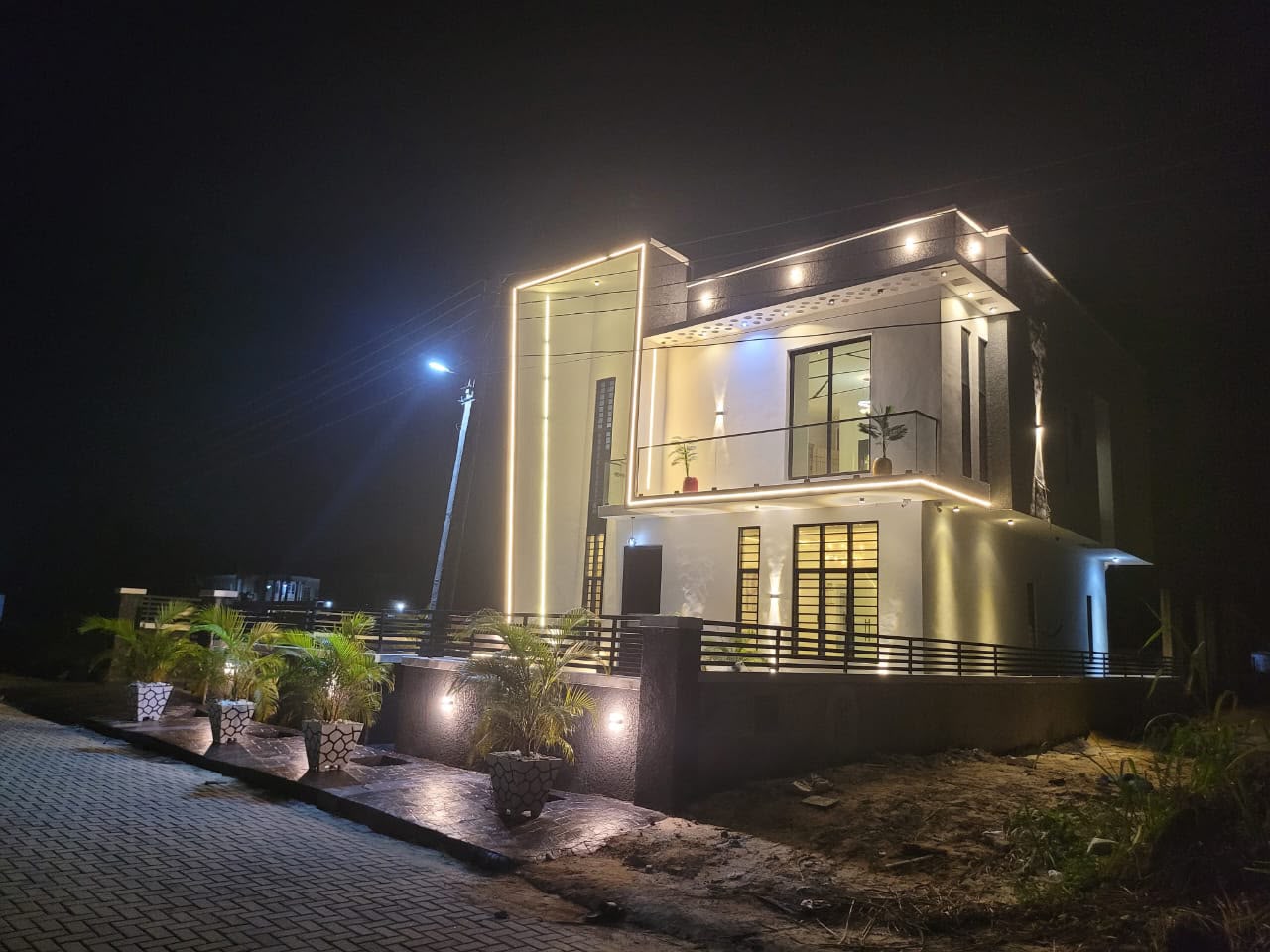 5 BEDROOM DUPLEX