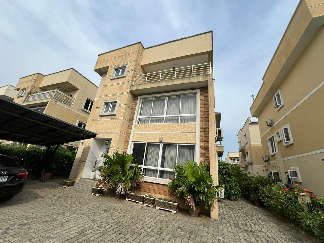 5 BEDROOM DUPLEX