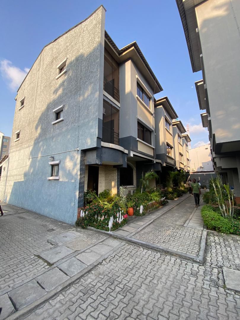 HOUSE FOR LET