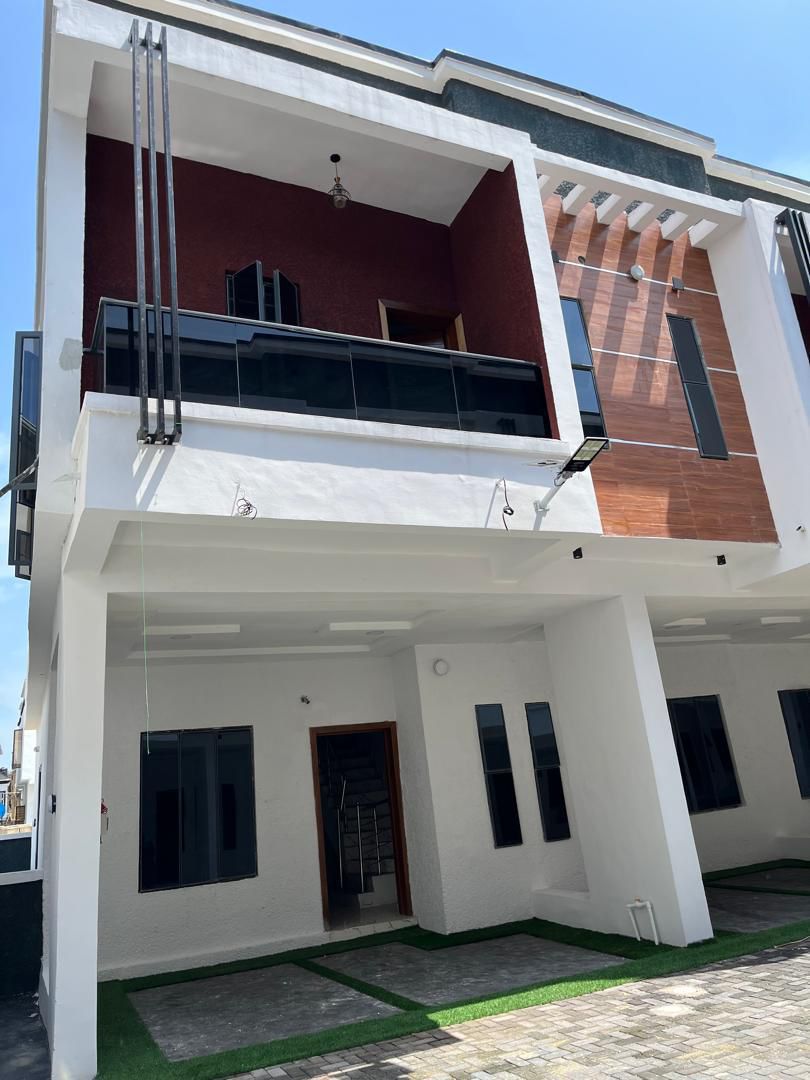 DISTRESS SALE  OF THIS DUPLEX